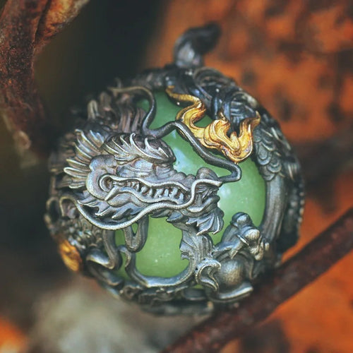 Chinese Retro Cornered Flying Circling and Imitating Emerald Dragon Necklace